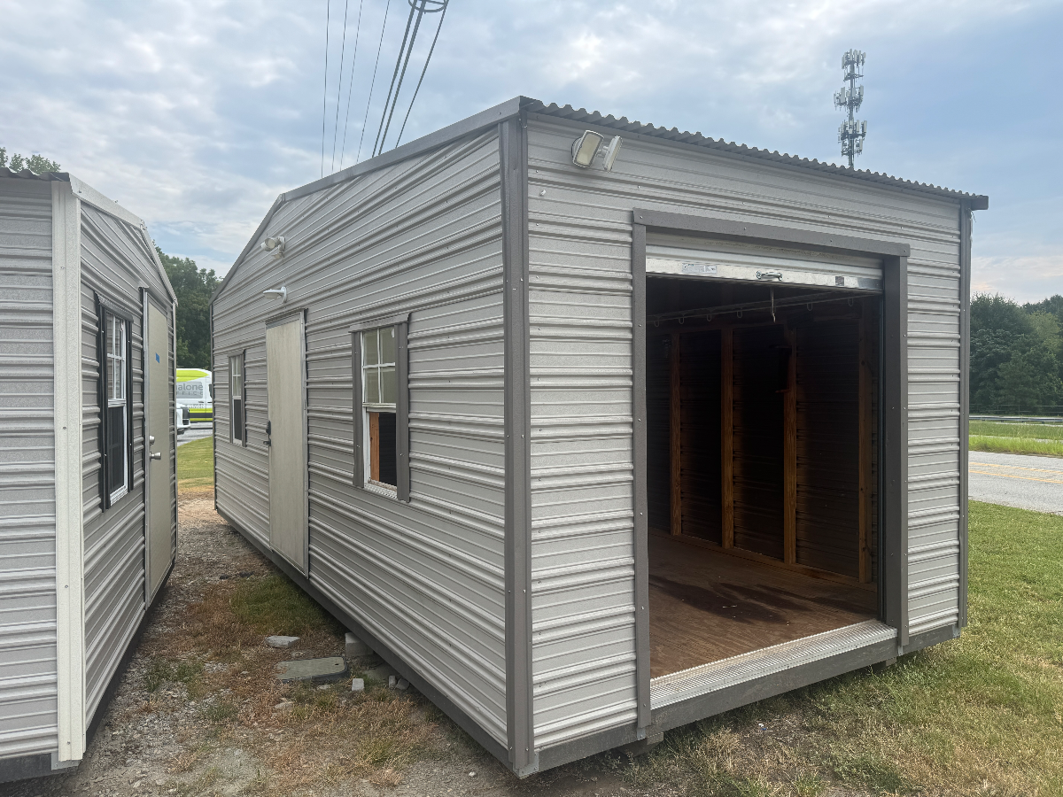 Used Standard 10x24 Garage — photo 1 of 5